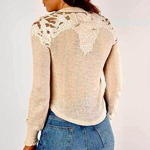 EUC Boho Free People Easy Breezy Gauzy Cut Lace Floral Boho Henley Cream/Tan …